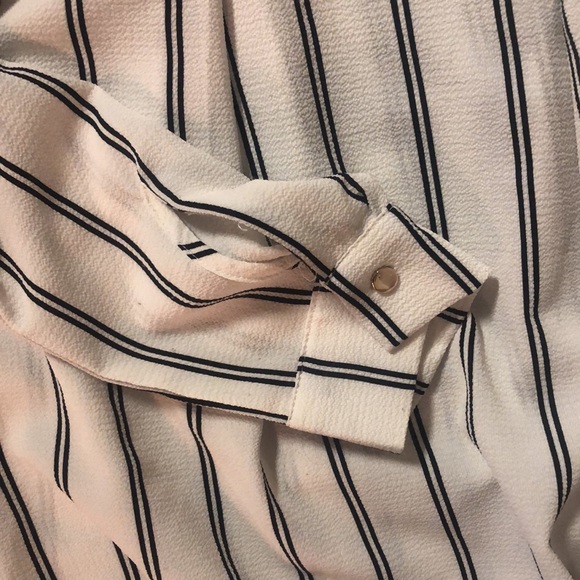 Dress shirt, button down, size small - Picture 3 of 4